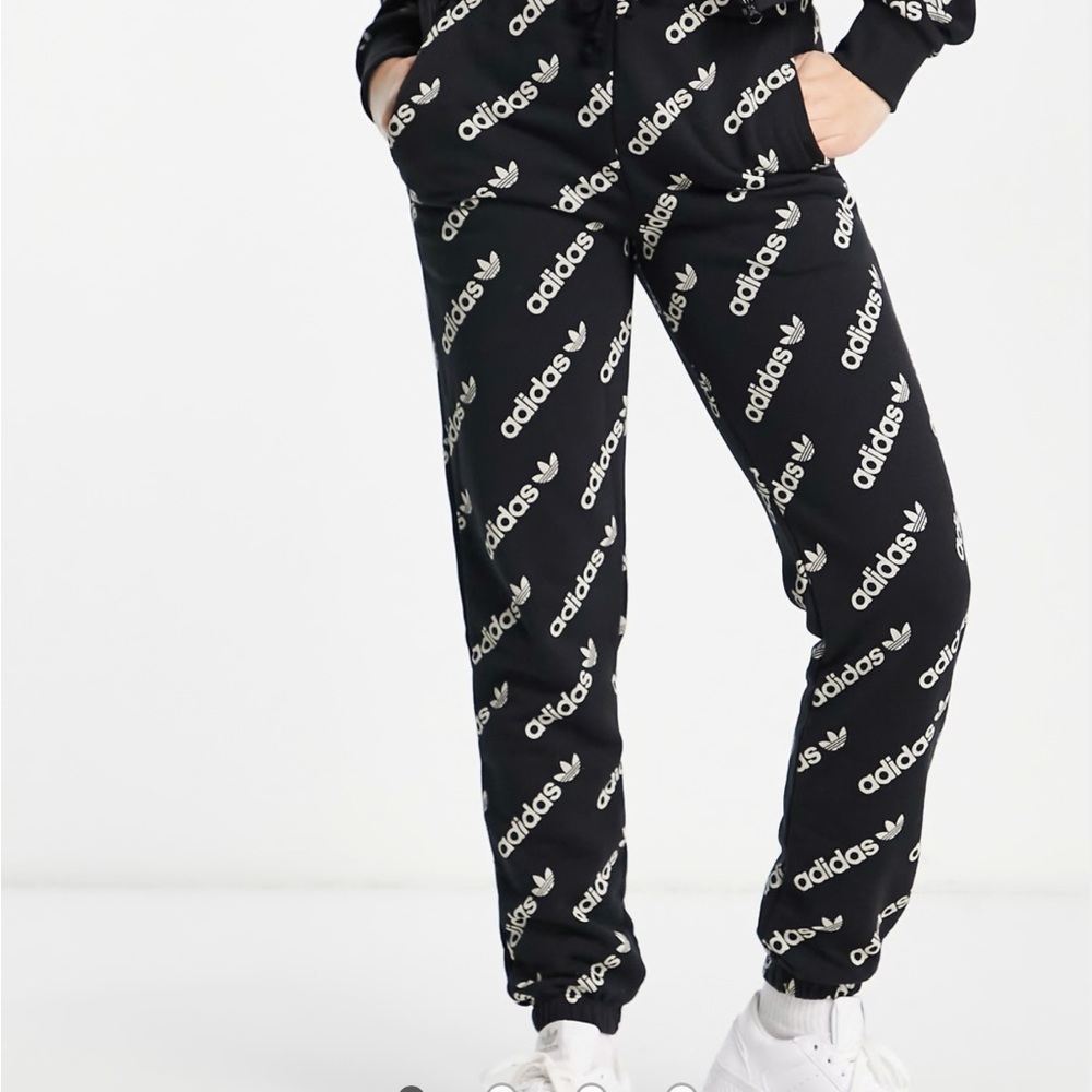 Adidas Originals Women's Logomania nwot Jogger Pants